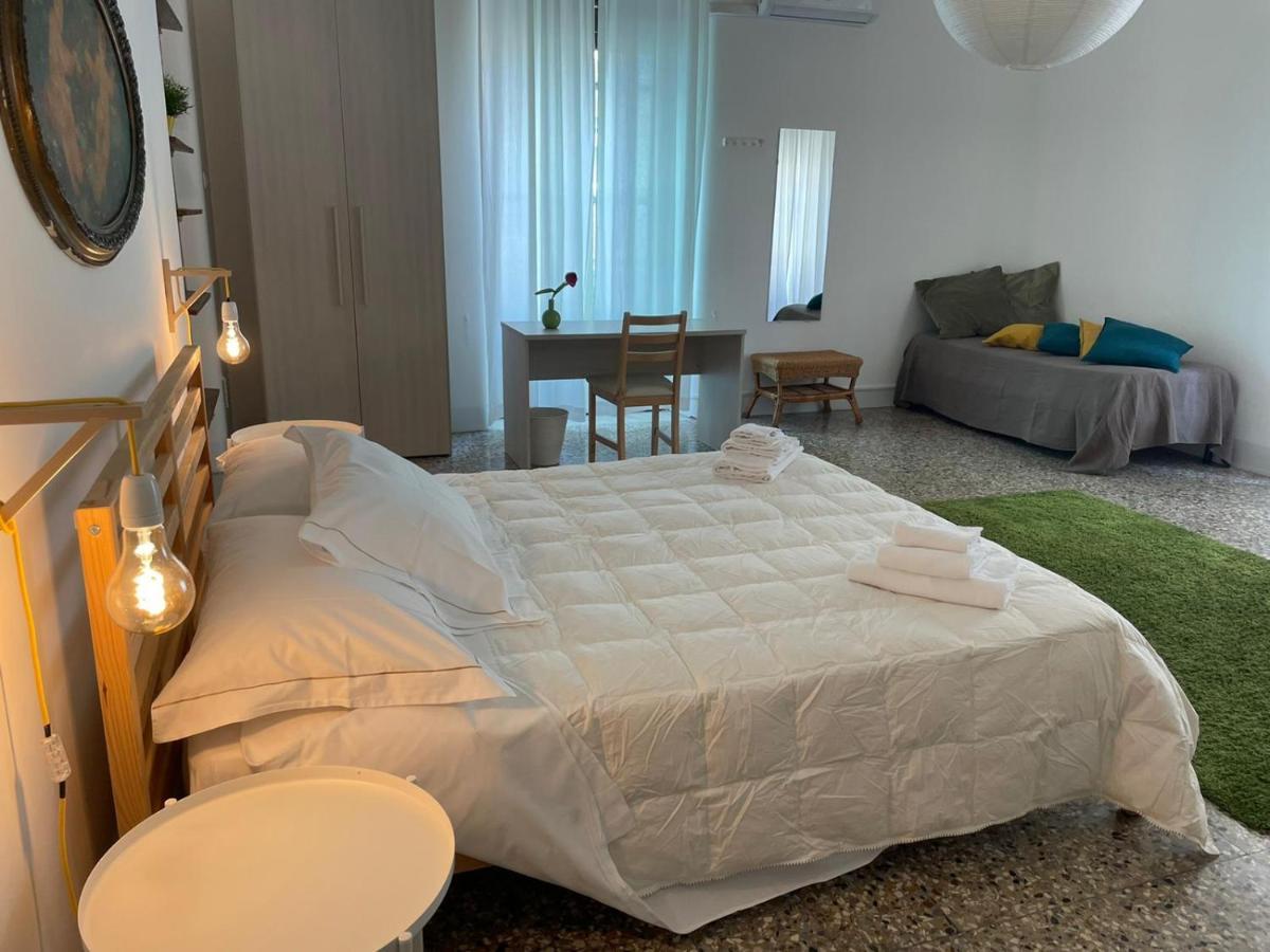 Living Simply Panzió Catania-Fontanarossai nemzetközi repülőtér Kültér fotó